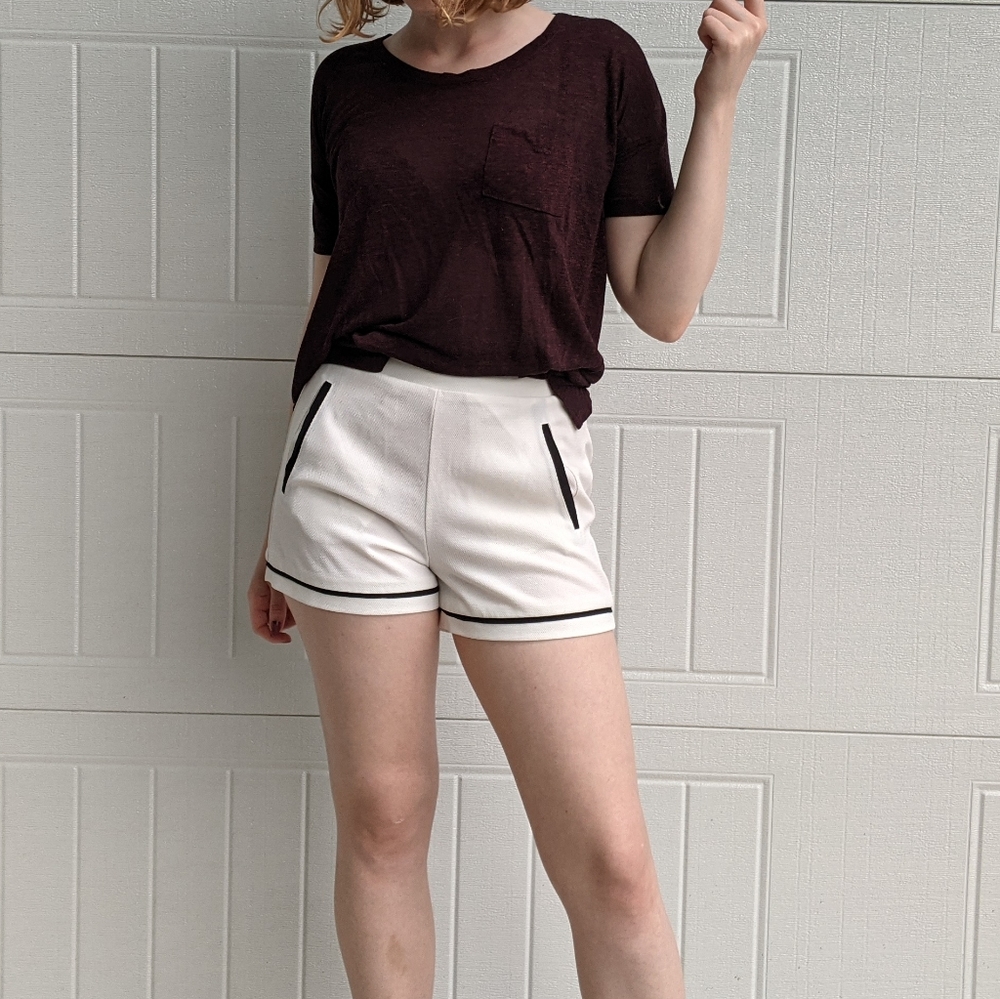 High Waisted Elastic Shorts Black and White